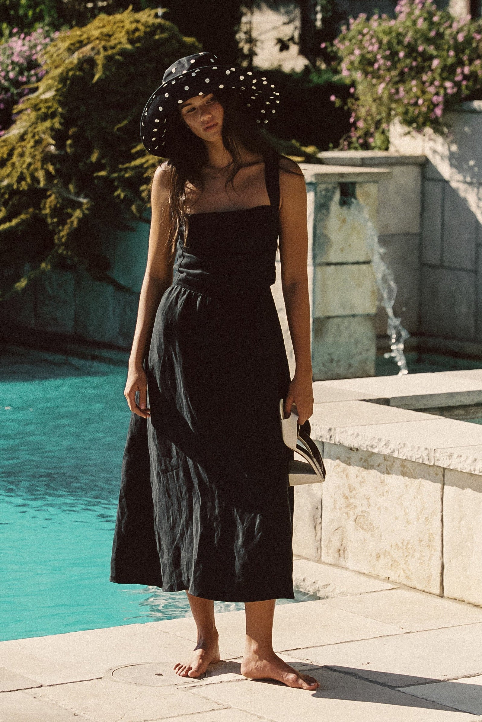 black dress linen style Heidi Features:Matching belt and she is wearing Marilyn Monroe White Halter Color:Coral Strovia