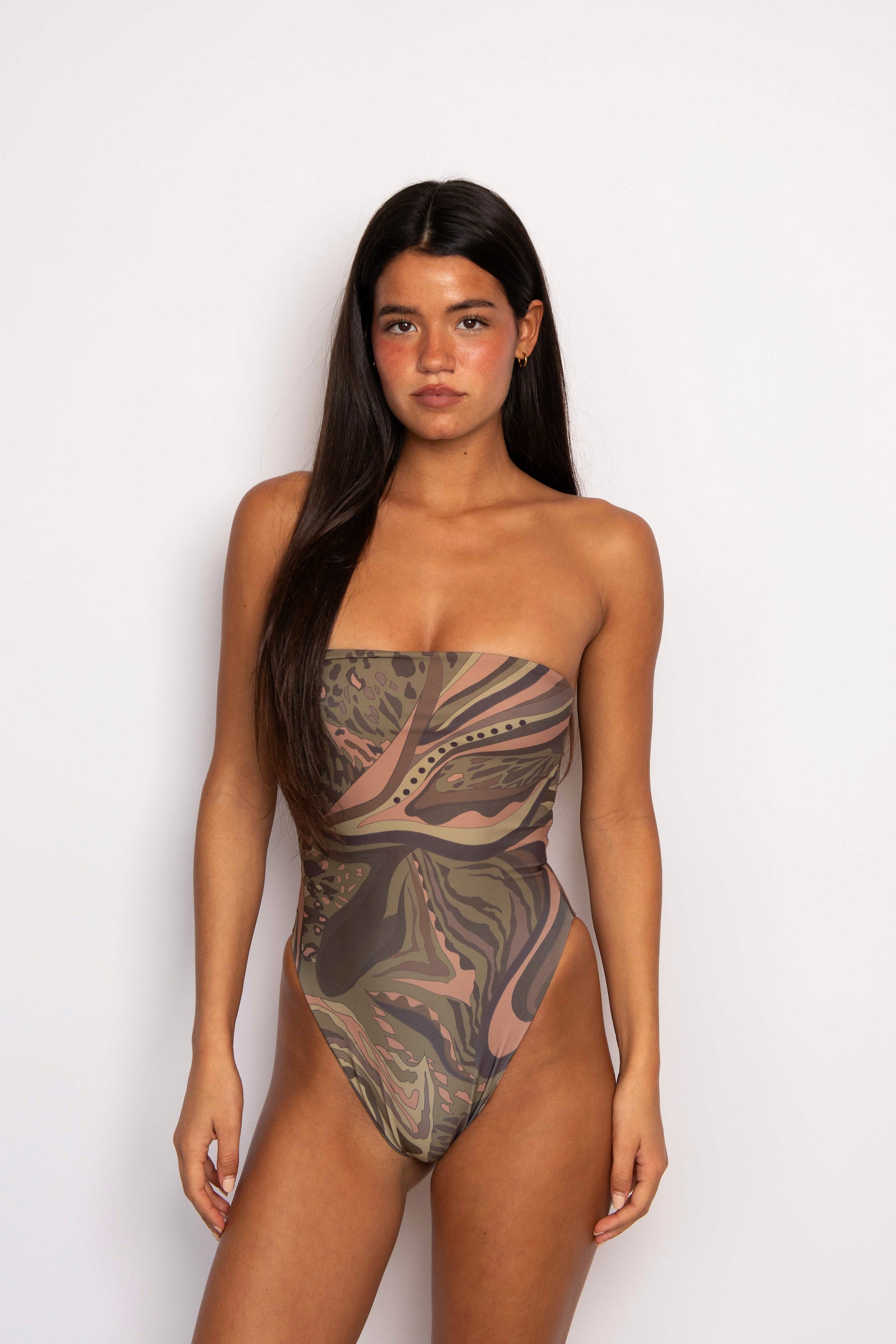 Amy One Piece - Escondido
