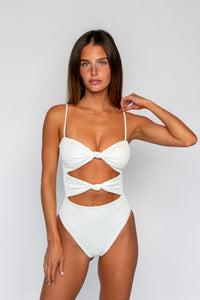 Lisa One Piece - Honeymoon
