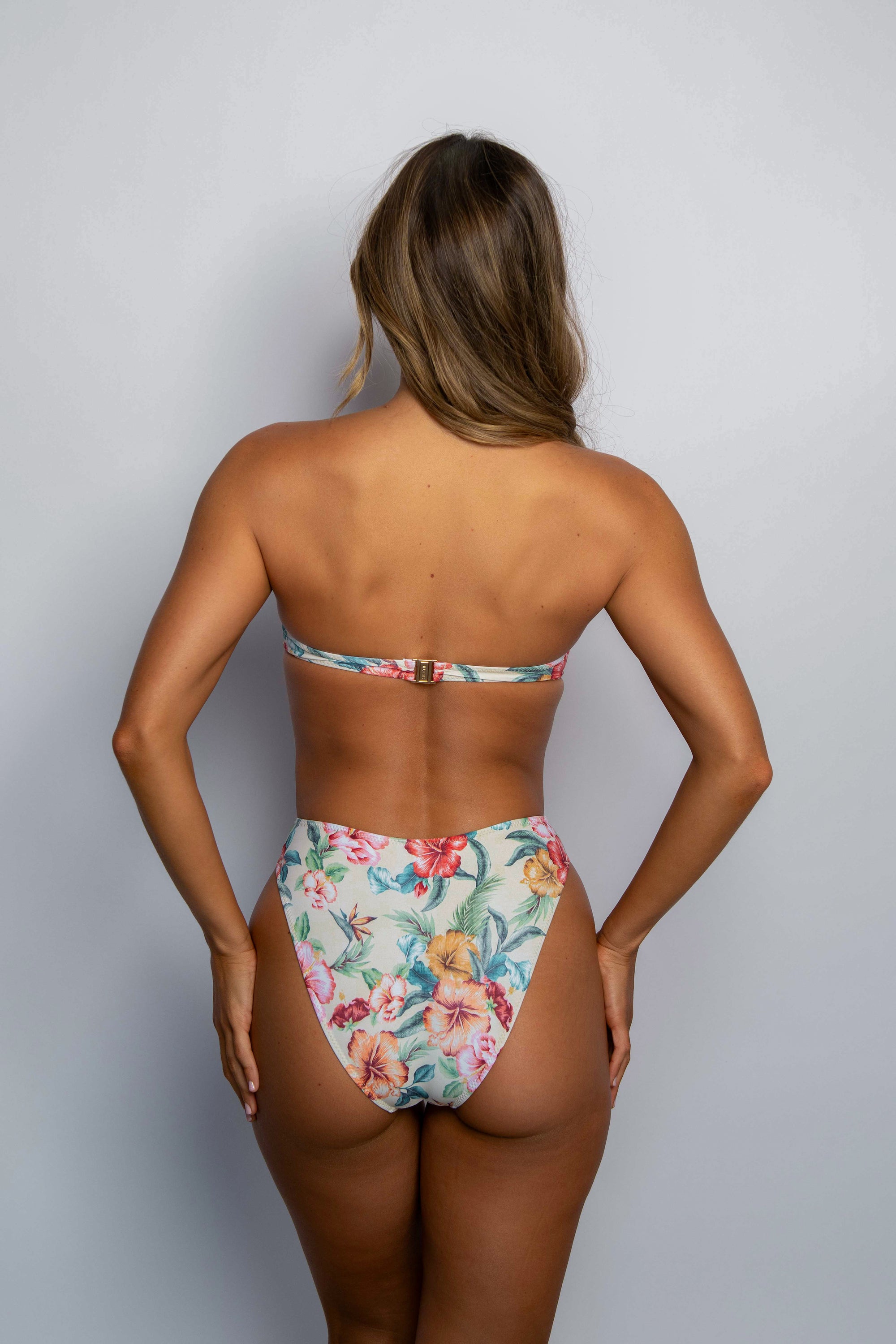 Marilyn Bottom - Lei