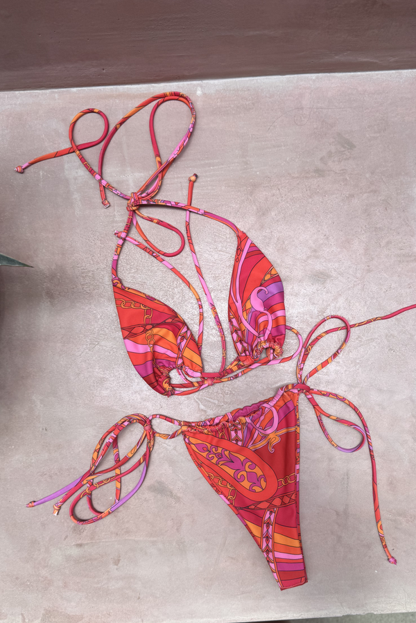 Kristen Bottom - Chica