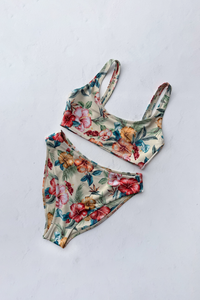 Marilyn Bottom - Lei