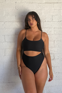 Madison One Piece - Black