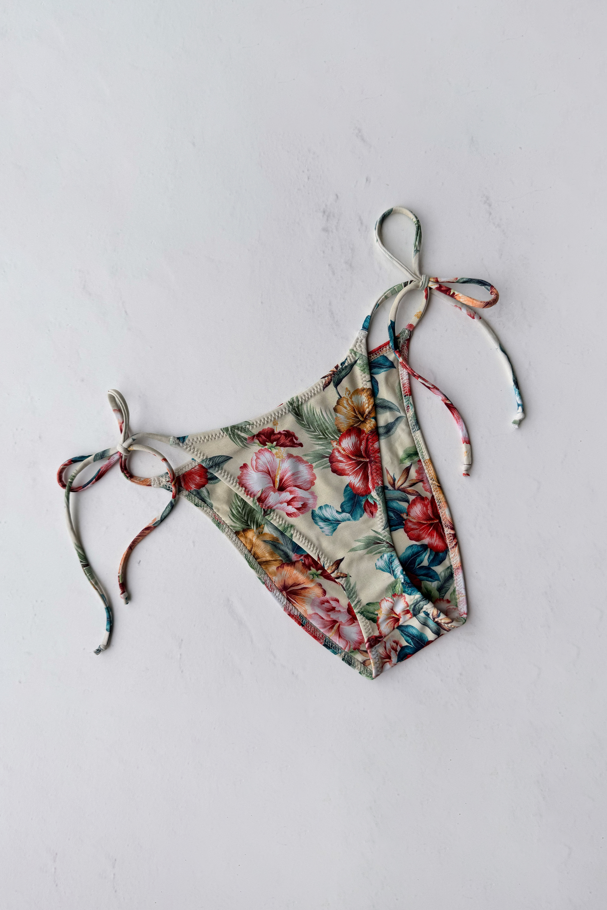 Dorothy Bottom - Lei