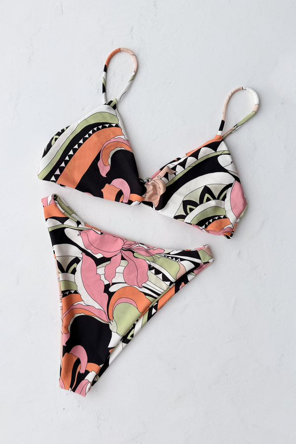 Kelly Bottom - Deia Glossy