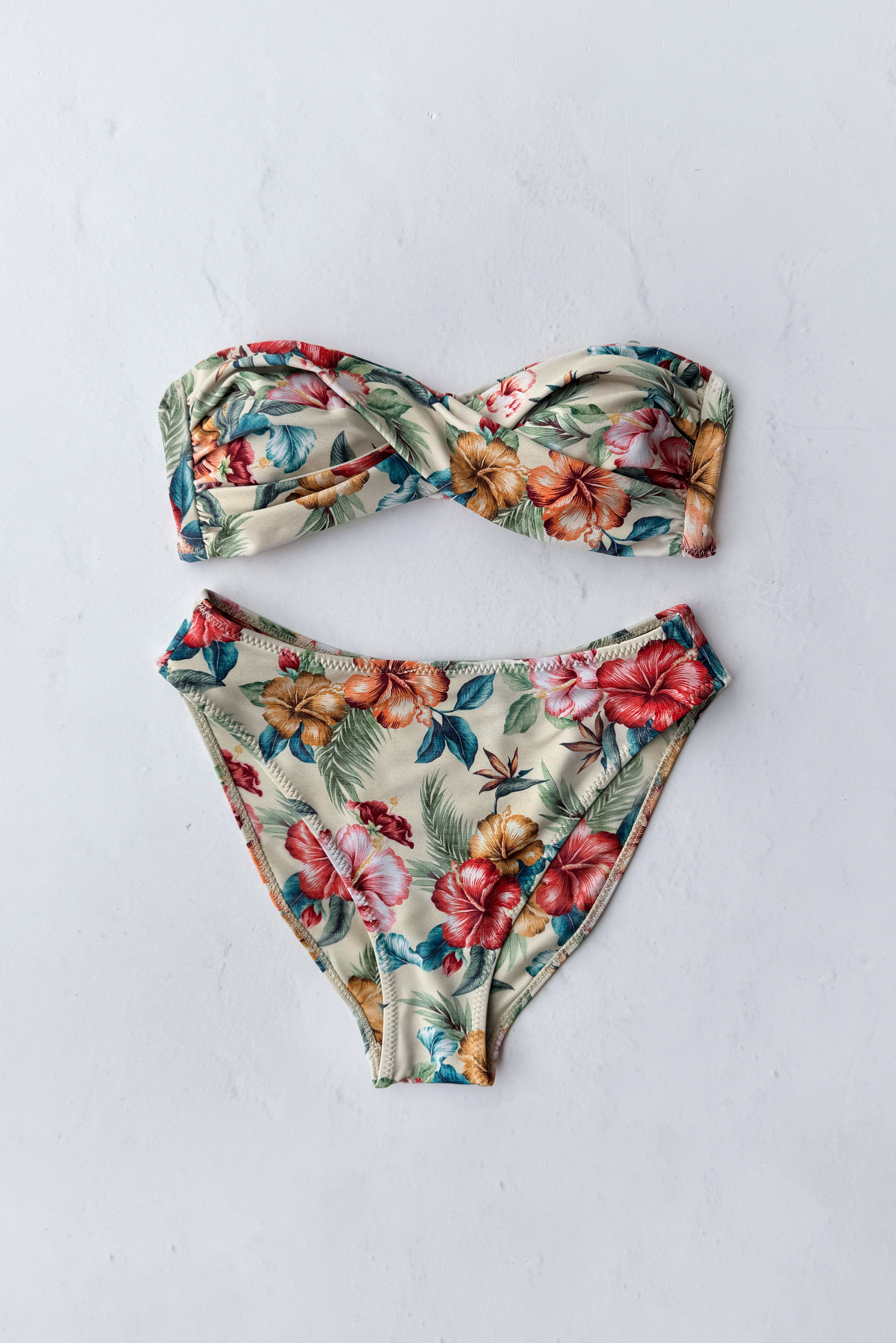 Marilyn Bottom - Lei