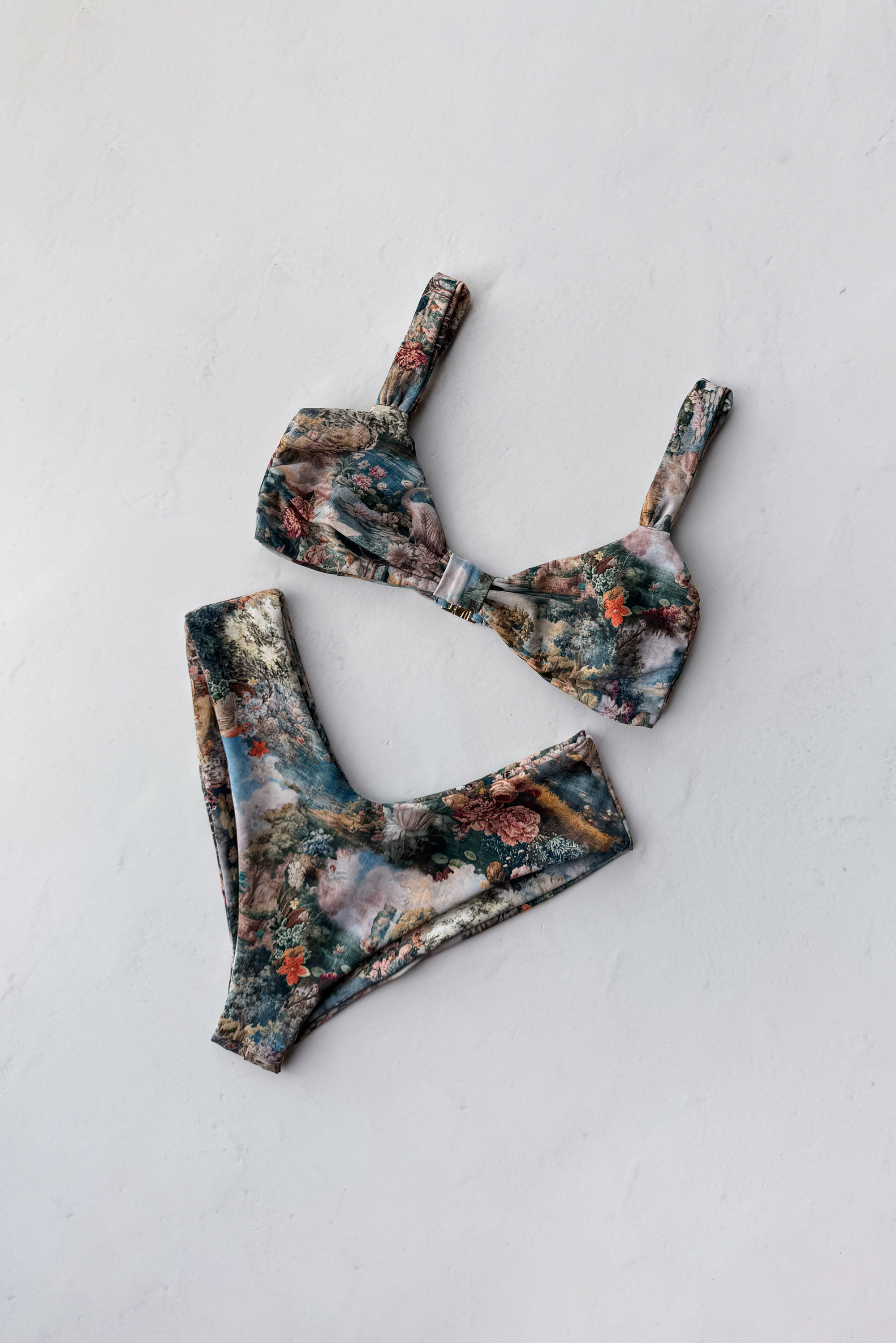 Mandi Bottom - Dreamworld